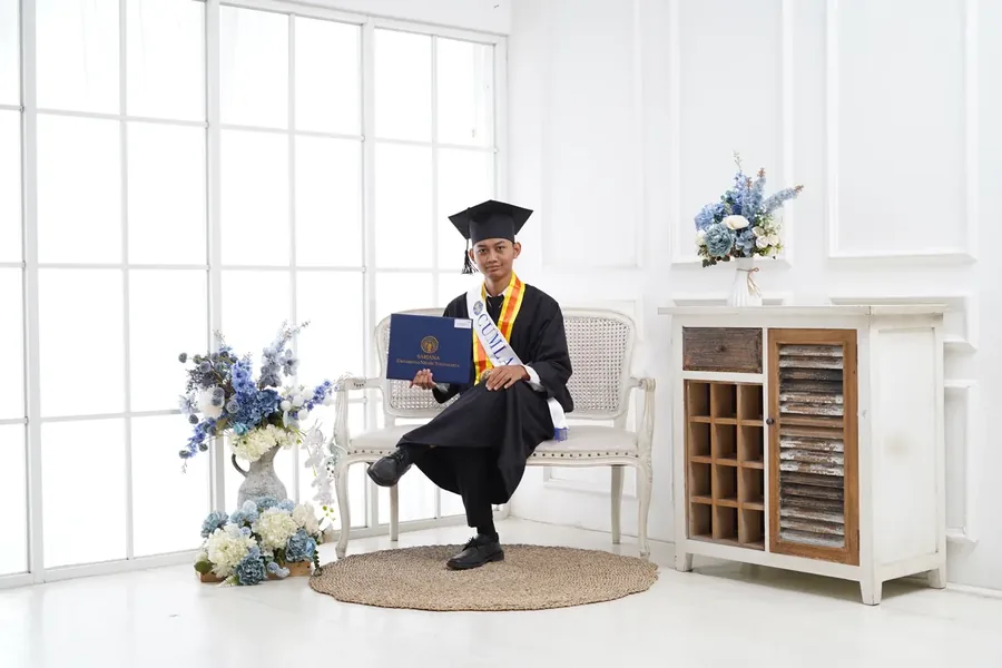 Foto Wisuda Fanny Fatchurrahman